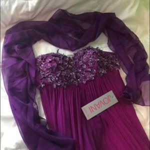 NO SHAWL Full length strapless dress
